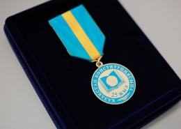 Профессор С.А. Авакьян награжден медалью «25 лет Конституции Казахстана»