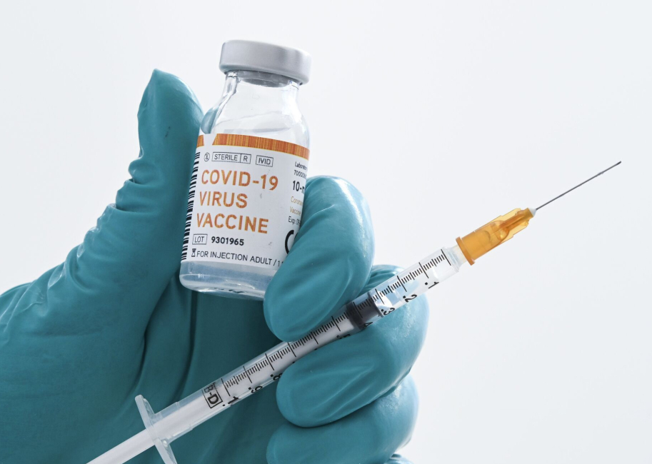 В МГУ доступны вакцины «Спутник V» и «КовиВак» 