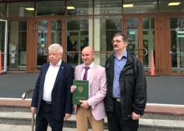 Началось вручение дипломов выпускникам 2020 года
