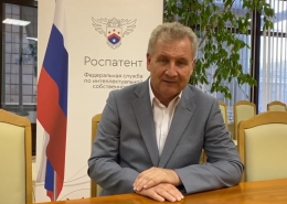 Первокурсников поздравляет Григорий Петрович Ивлиев