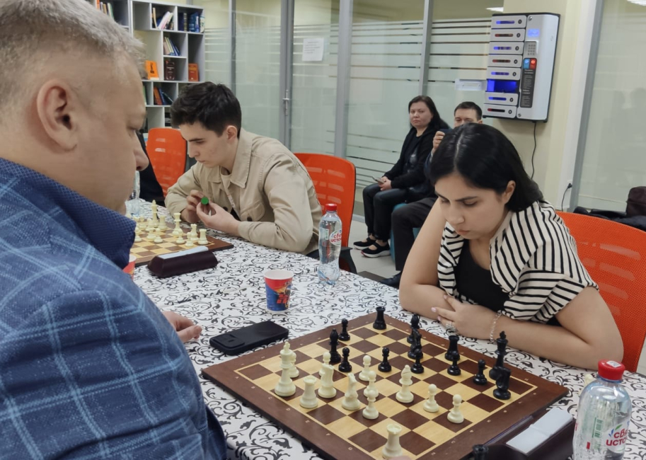 Товарищеский матч по шахматам 