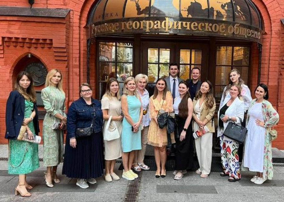 яна грушевская санкт петербург. мантия выпускника юрфак мгу. гарвардский университет выпускники гарвардского университета. гриффиндор слизерин хаффлпафф рейвенкло. стэнфордский университет факультеты.