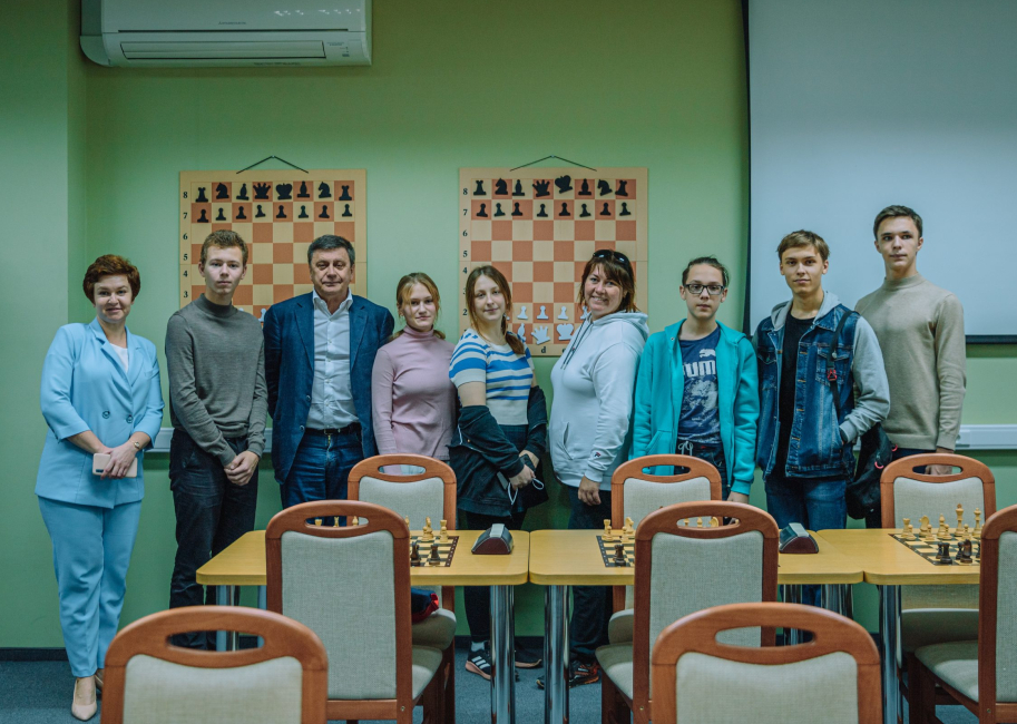 Шахматный турнир со школьниками из Университетской гимназии МГУ 