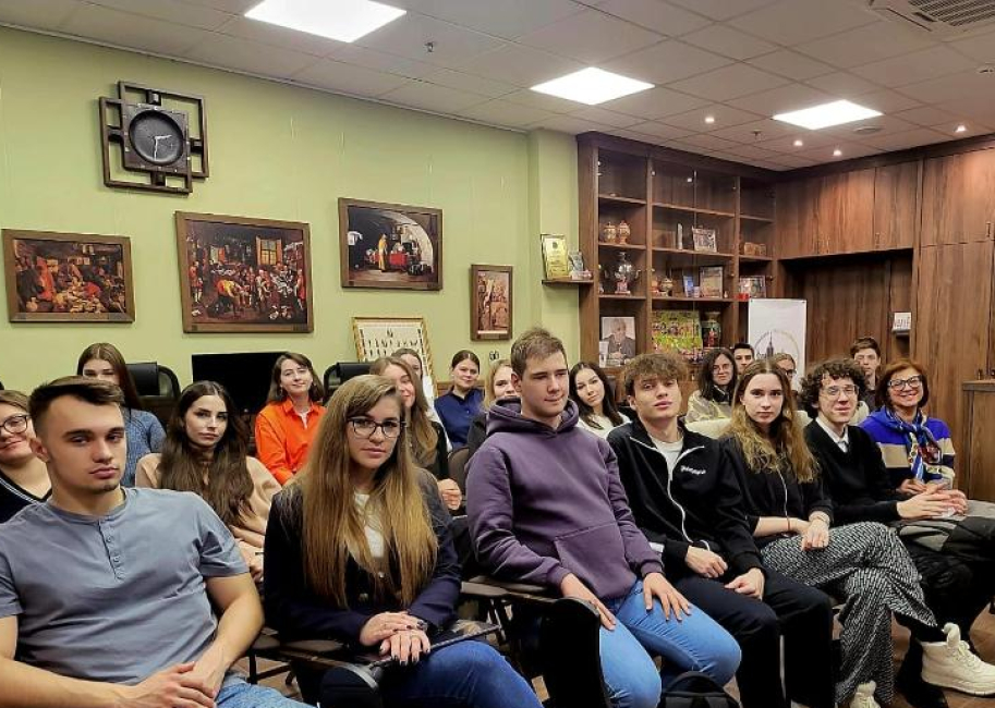 Встреча студентов с нотариусом  Ульяной  Семеновной Новопашиной